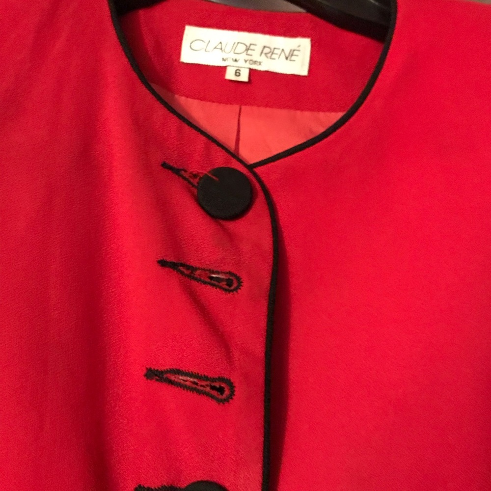 Unique red blazer-w/ buttons & imitation eyelets - Picture 3 of 4